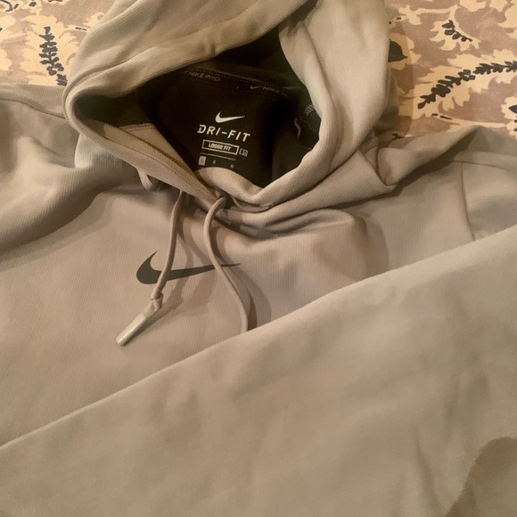 New Nike Pro Line Men’s Hoodie large. Beautiful and great for any athlete. - Picture 3 of 7